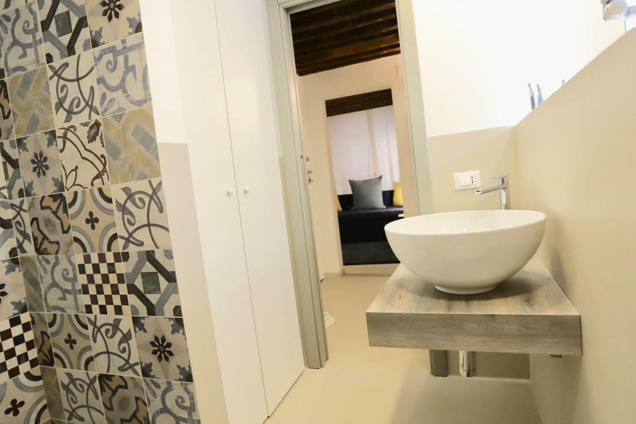San Lorenzo Small Apartment Gênes Extérieur photo